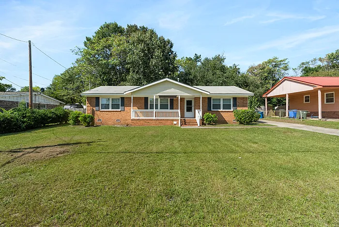 4 bed, 2.0 bath, 1446 sqft, $1,350 — Photo 3