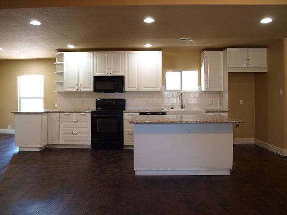 2nd image of 309 S Mount Rushmore Dr