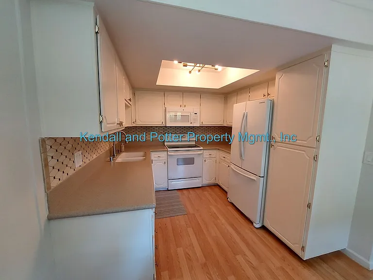 1121 Sutherland Ln #1 — Photo 5