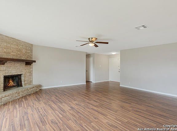 3rd image of 770 Sawtooth Dr
