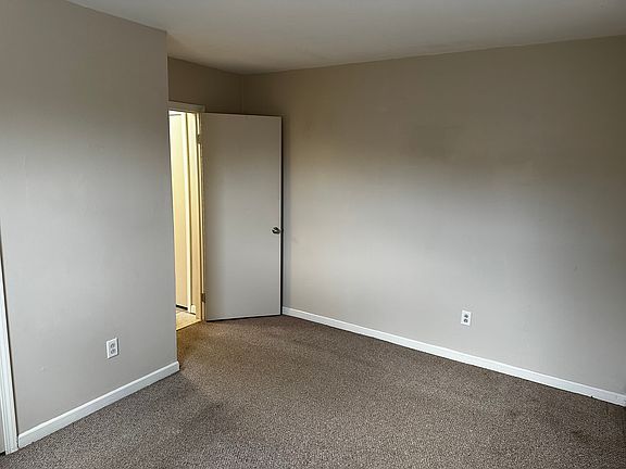 4th image of 737 Wright Ave APT 2