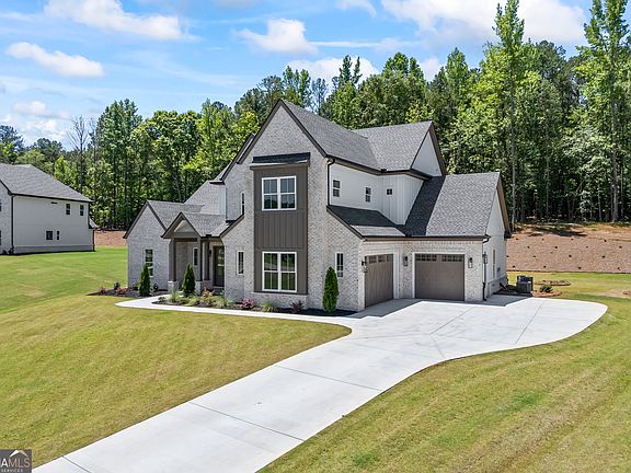 3rd image of 205 Chariot Ct