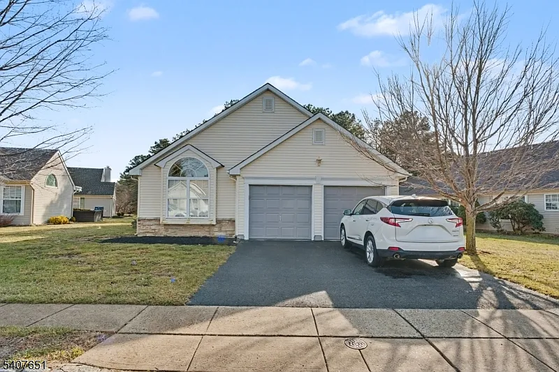 2401 Braddock Rd photo 1