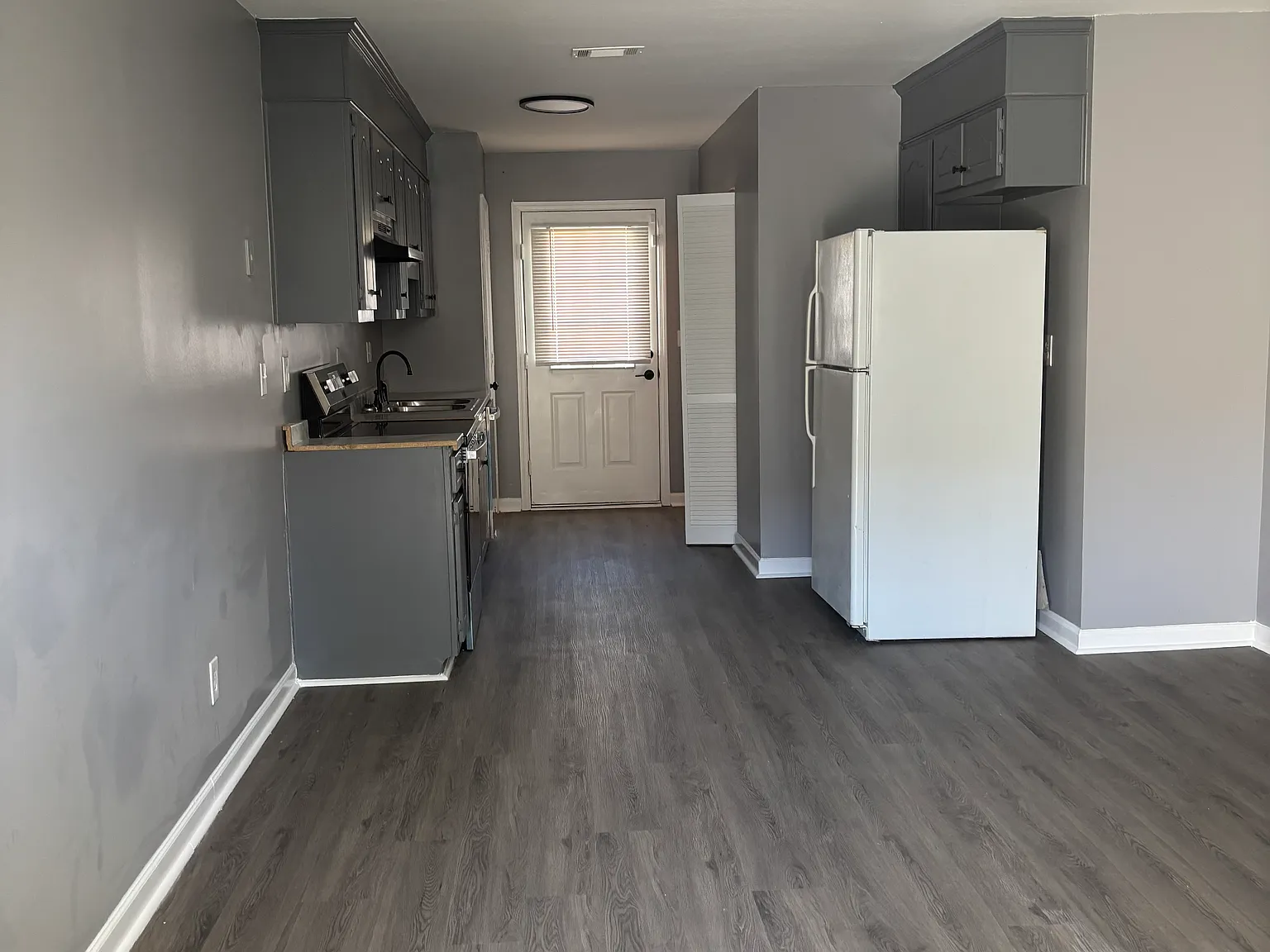 3 bed, 987 sqft, $1,550 — Photo 3