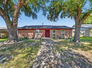 1413 Longshadow Ln, Mesquite, TX 75149