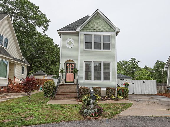 2nd image of 521 Wallace Way