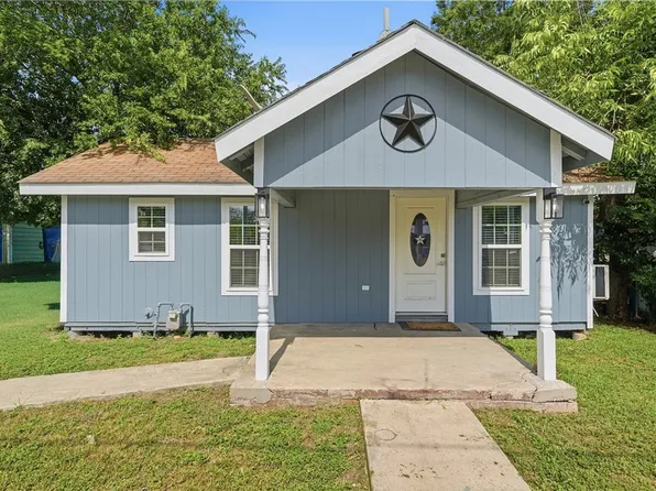 1407 N San Marcos St, Seguin, TX 78155