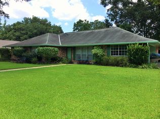 1423 Stephen Dr, Denham Springs, LA 70726