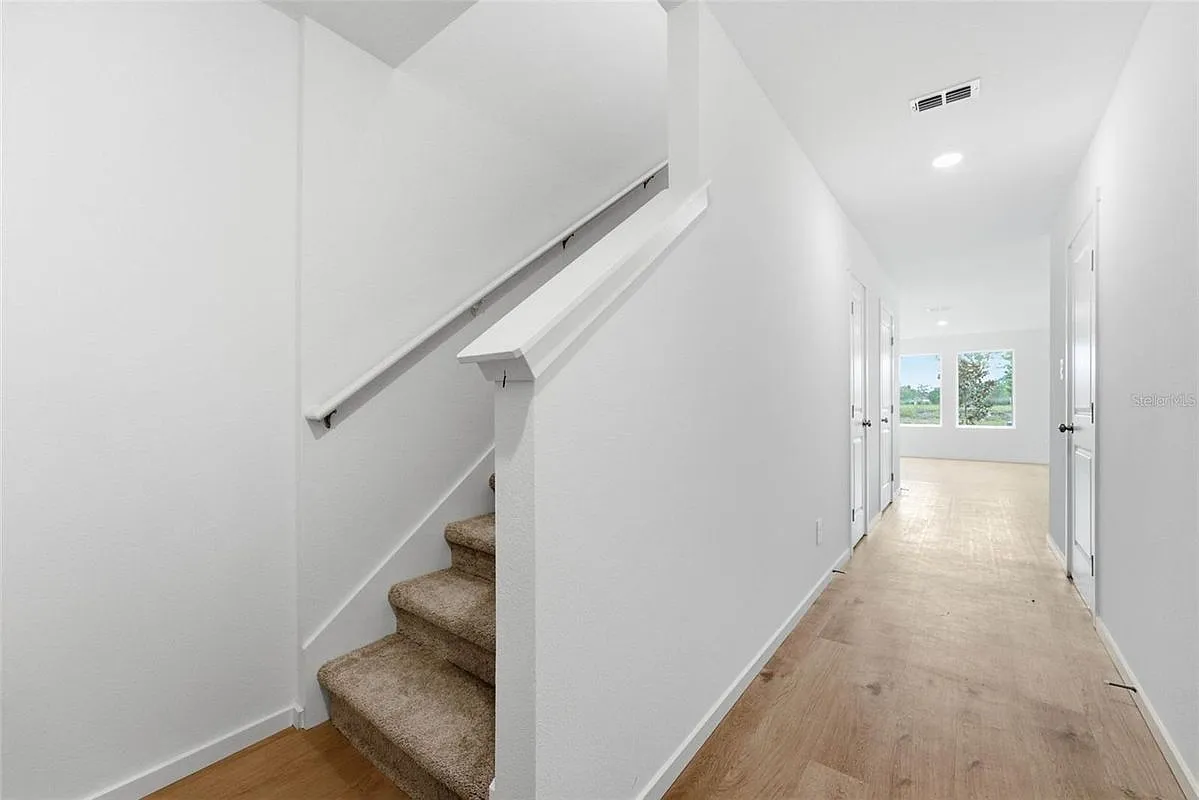 3 bed, 2.0 bath, 1386 sqft, $2,000 — Photo 4