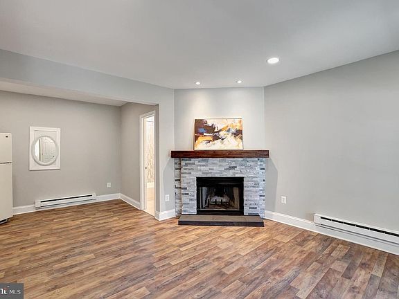 5th image of 7 Alpen Green Ct