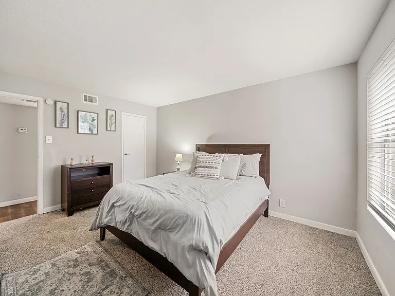 Aven West — Photo 20