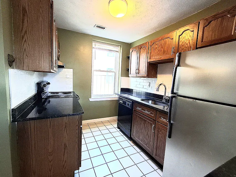 1427 Commonwealth Ave #405 — Photo 11
