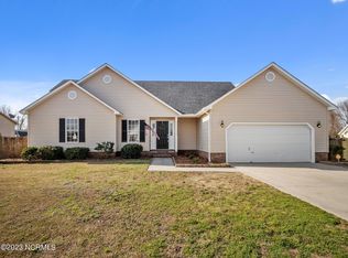 303 Rivers Edge Ct, Jacksonville, NC 28540