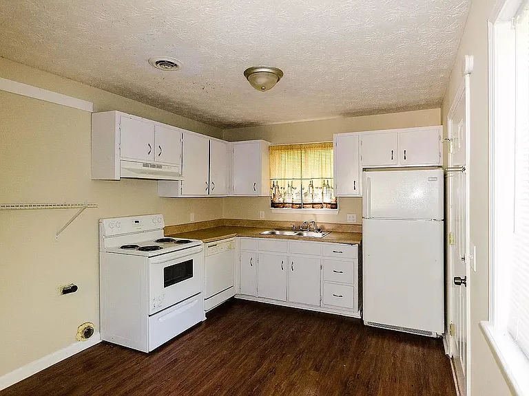 111 Langford Ct #111 — Photo 6