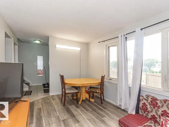 14205 82nd St #5, Edmonton, AB T5E 2V7
