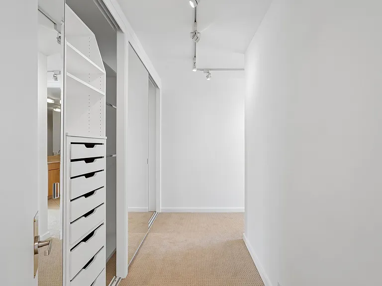 1835 Franklin St #301 — Photo 8