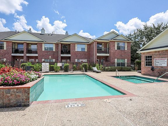 3rd image of 2865 Westhollow Dr Unit 3