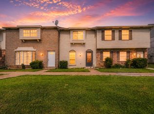 36 W Creek Ln, Grand Prairie, TX 75052