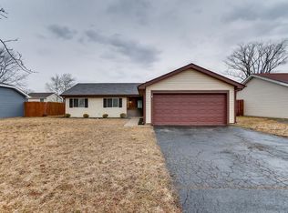 660 Niagara Dr, Bolingbrook, IL 60440