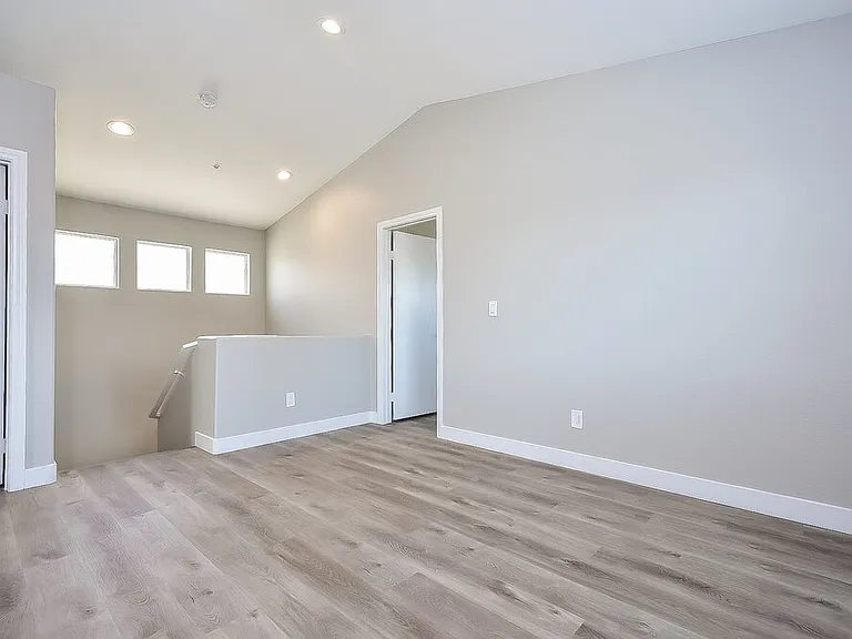 3010 Sunrise Bay Ave — Photo 8