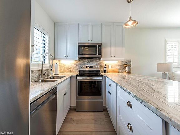 4th image of 746 Eagle Creek DR #101