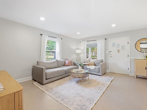 2nd image of 5854 Rosslyn Ave