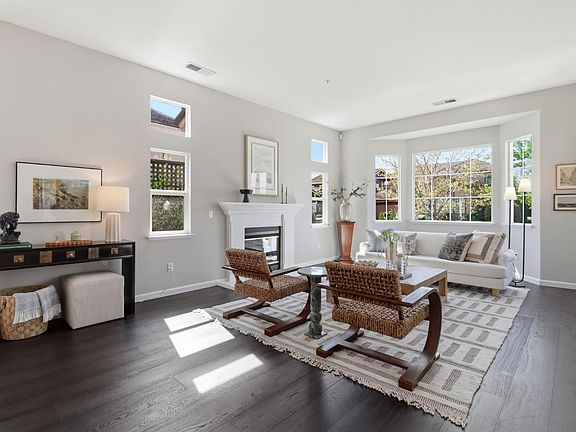 4th image of 1043 Allen Street