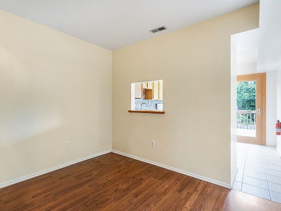 5th image of 70 Cherrywood Dr