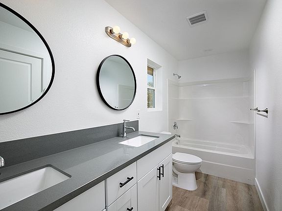 5th image of 238 N Indiana Ave #3-4
