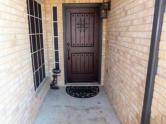 4th image of 204 S Rolling Meadows Dr