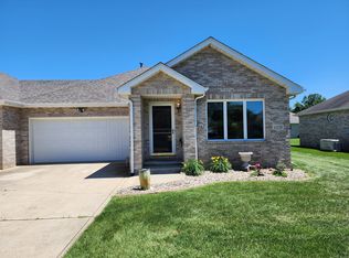 1005B Carnation St SE #B, Demotte, IN 46310