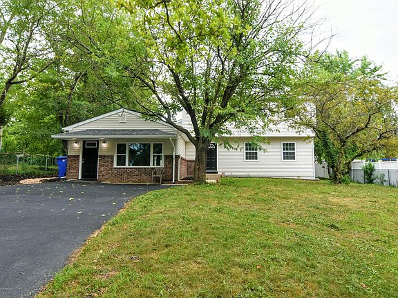 2nd image of 24 Forest Valley Dr