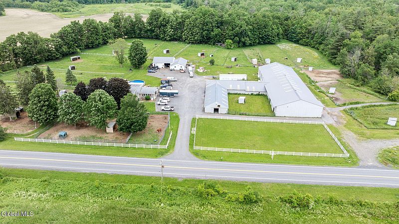 3rd image of 326 Canaday Hill Road