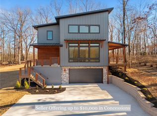 8 Selkirk Cir, Bella Vista, AR 72715