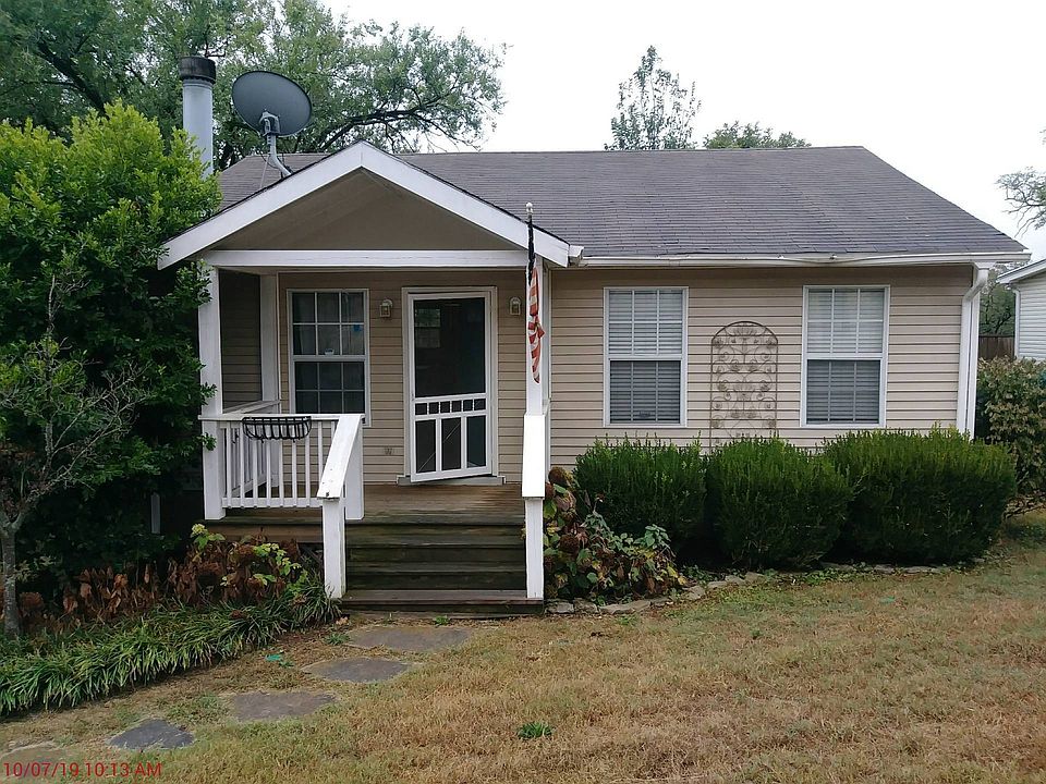 1st image of 3831 Sentinel Dr