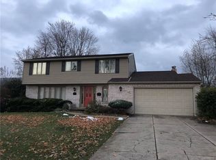141 Summerview Rd, Buffalo, NY 14221