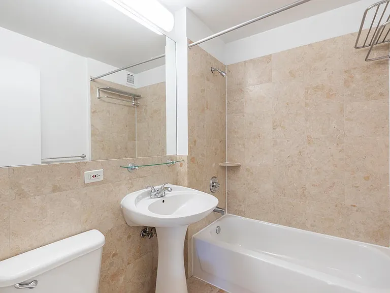360 W 43rd St #N4H — Photo 7