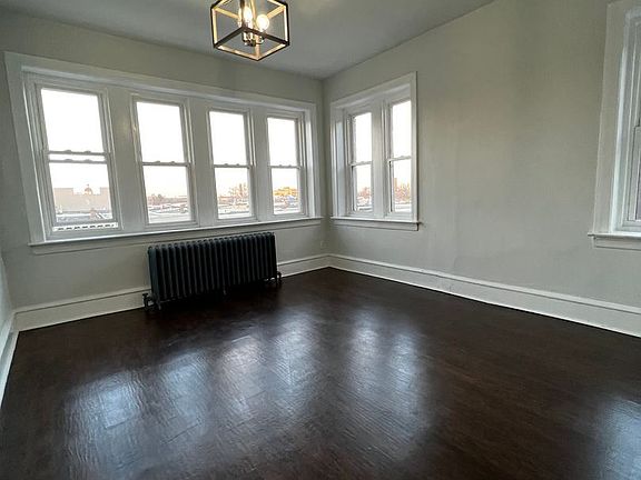 5th image of 4826 Walnut St #10875742