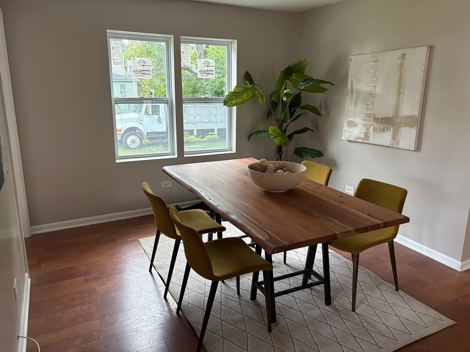 4 bed, 1350 sqft, $2,250 — Photo 4