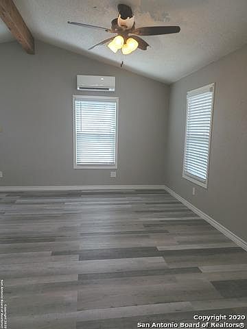 2nd image of 1024 W Woodlawn Ave