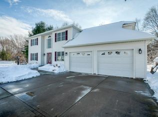 231 Lancaster Dr, Agawam, MA 01001