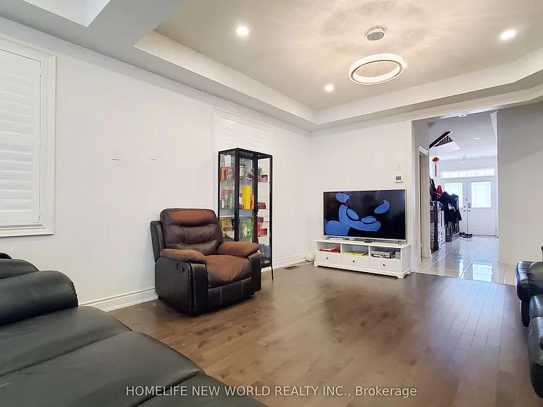 28 Fallharvest Way — Photo 2