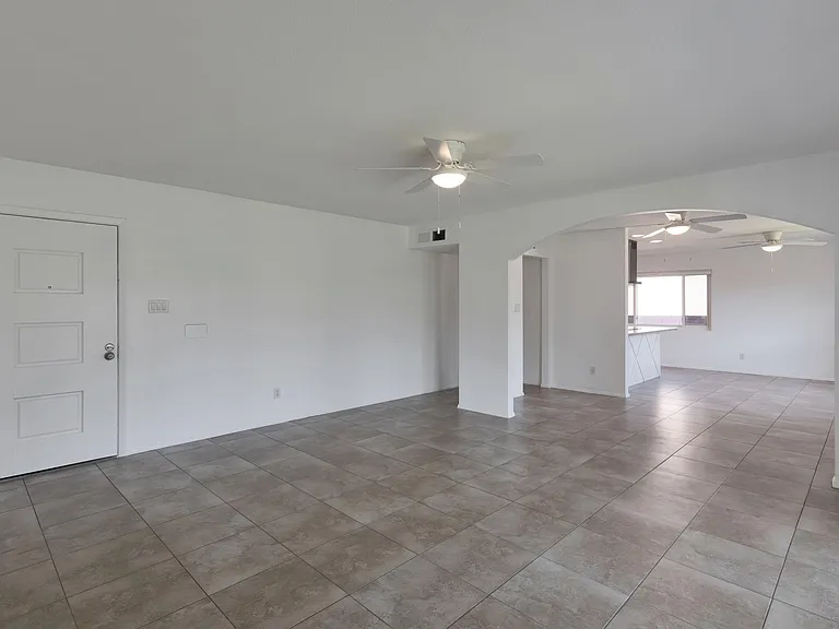 8513 E Rancho Vista Dr — Photo 5