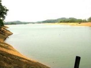 1266 Cobblestone Ln, Dandridge, TN 37725