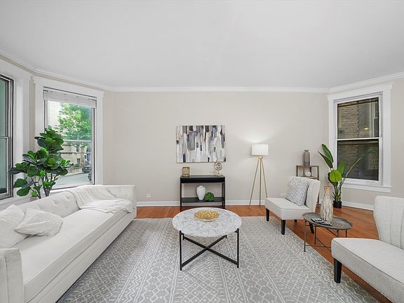 3rd image of 2230 N Kenmore Ave #1