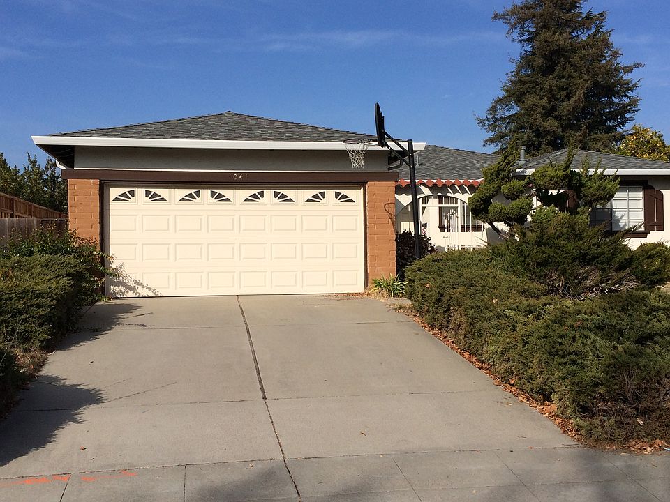 1st image of 1041 Gardenia Way