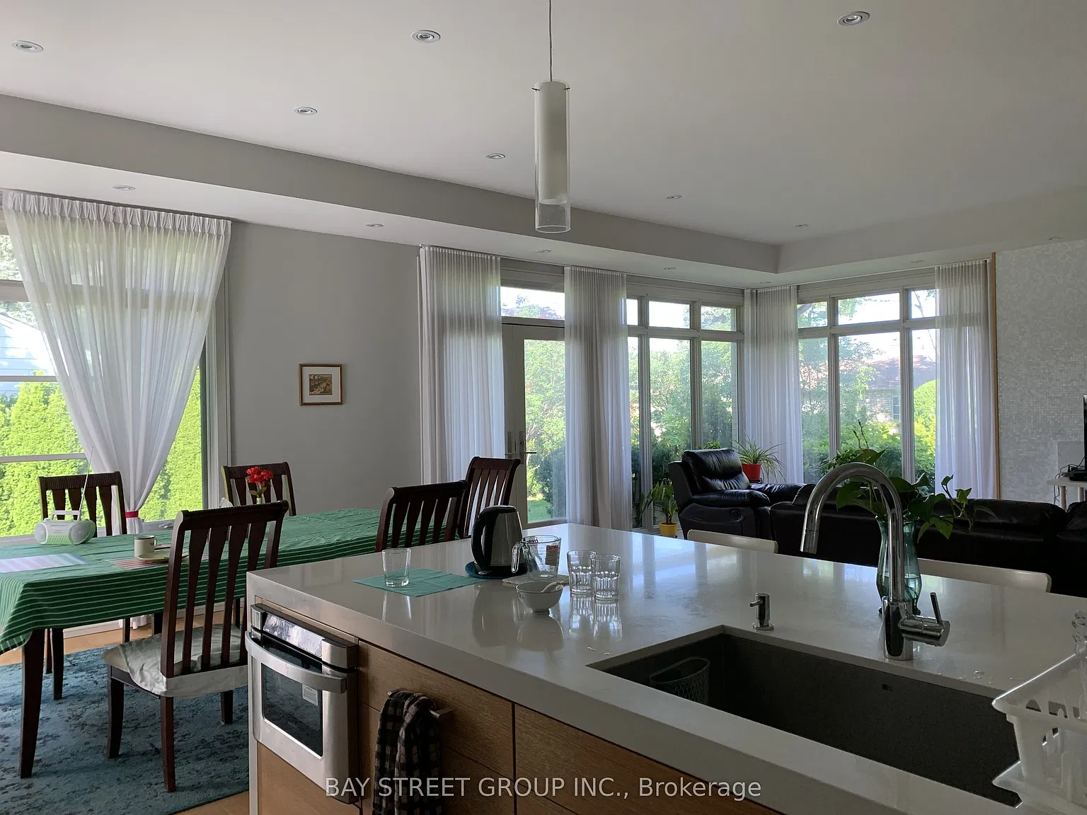 6 bed, $9,880 — Photo 3