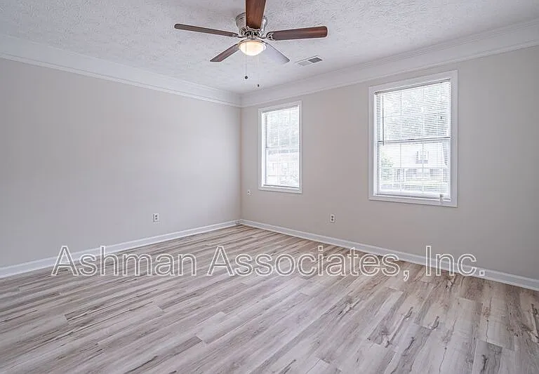 2402 Betsy Ct SW — Photo 28