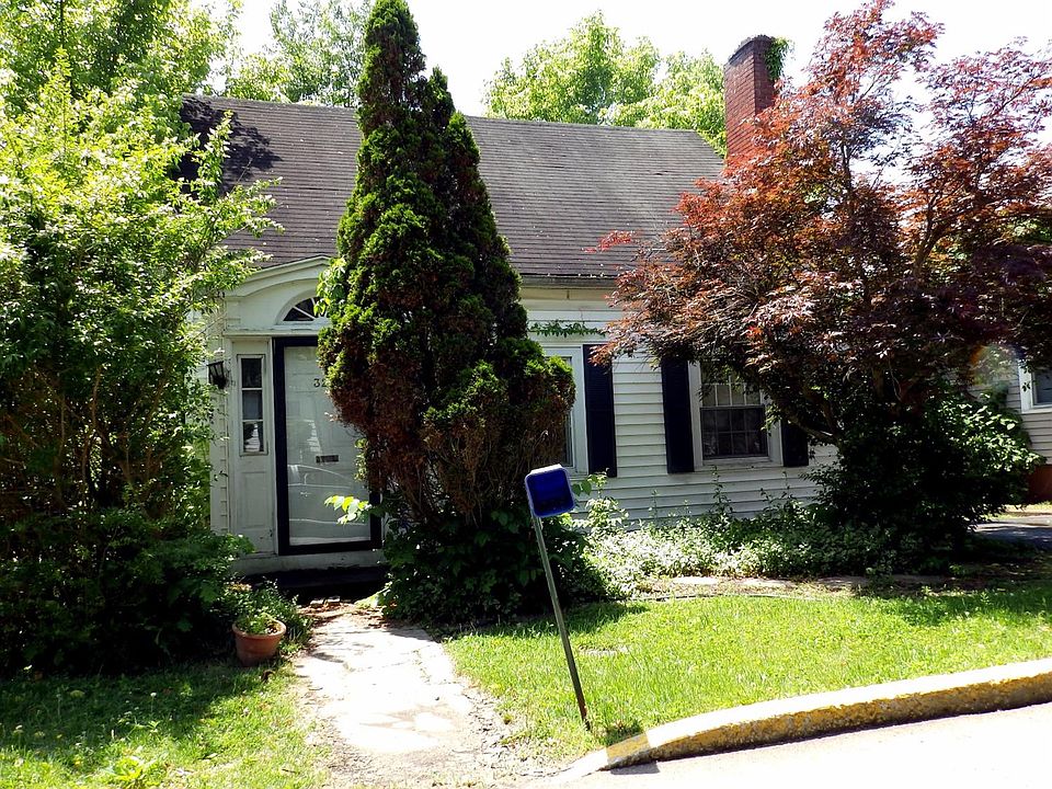 2nd image of 323 Bays Ave