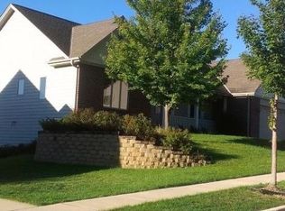 2707 River Ridge Dr, Waukesha, WI 53189